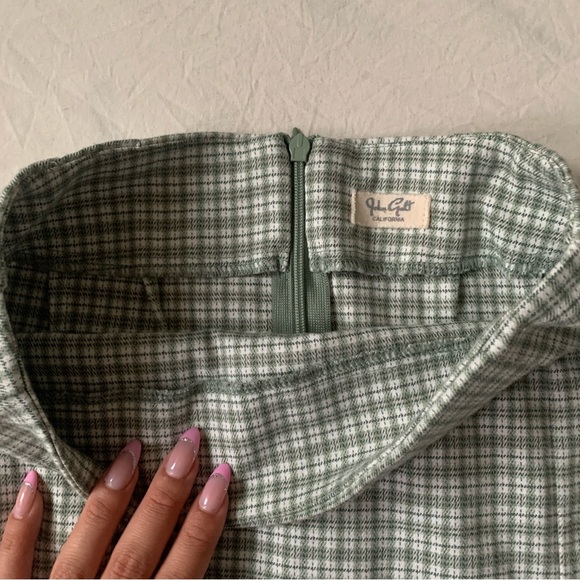 Brandy Melville Skirt - Picture 2 of 2